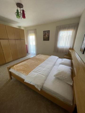 Evendum Central Apartment 1 Tirana Exterior foto